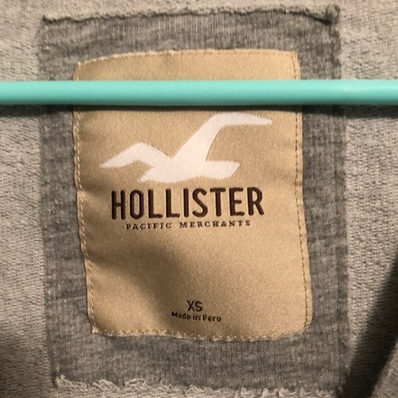 Gray comfy Hollister pullover😍 - Picture 3 of 7